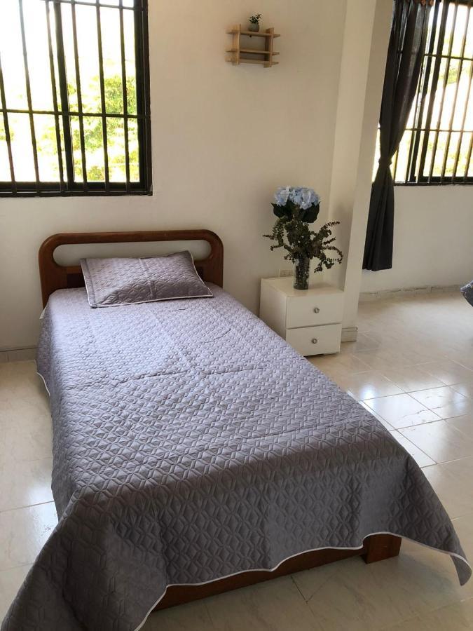 Habitaciones Independientes Cerca Al Aeropuerto 1 Cartagena Екстериор снимка